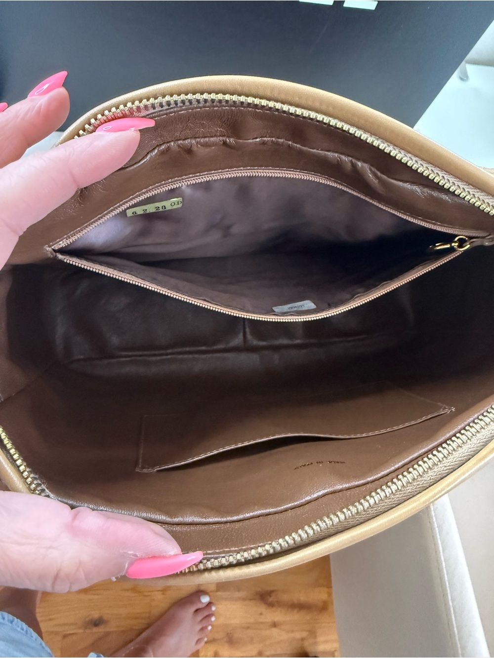 Chanel Vintage Beige Large Lambskin Camera Bag - Picture 5 of 15